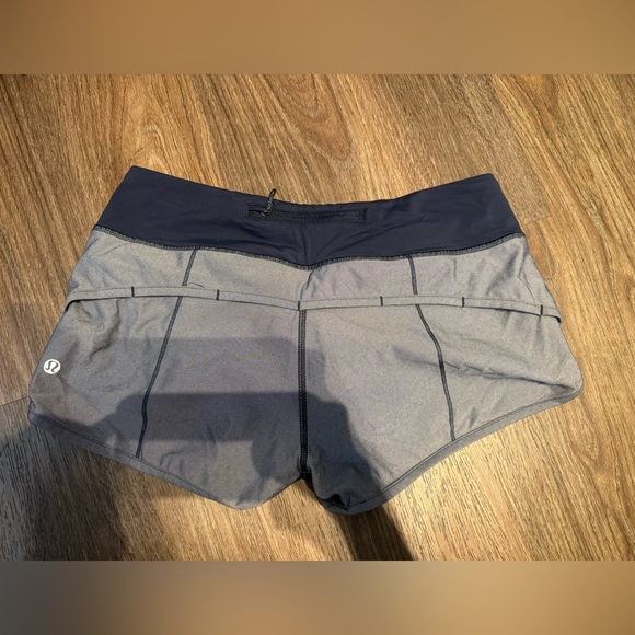 Lulu lemon size 6 navy shorts - Picture 2 of 4